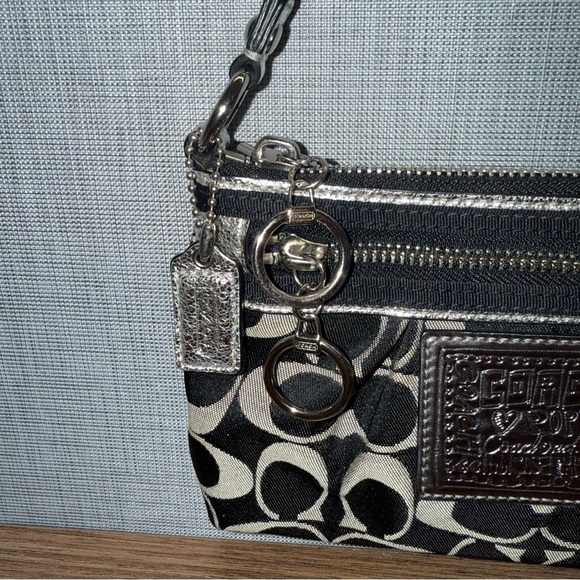 Coach Poppy Wristlet Handbag - Picture 4 of 7